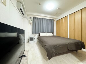 Apartment, Non Smoking (403) | Blackout curtains, free WiFi