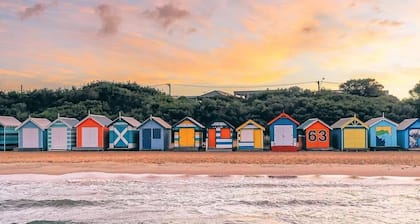 Brighton Blissful | Family Poolside Vila Pool Spa Sauna