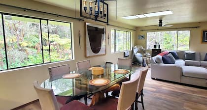 Experience Tranquility in a Spacious 3-Bedroom Surrounded by Hawaiian Forest