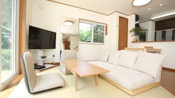Basic Cottage | Living area