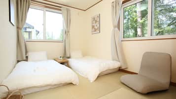 Basic Cottage | 3 bedrooms, iron/ironing board, free WiFi