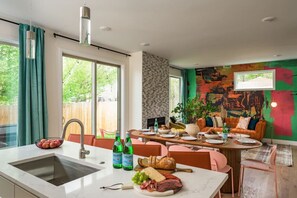 Dining - Hot Tub | Rooftop | Game Room | 5 Bathrooms (Denver)