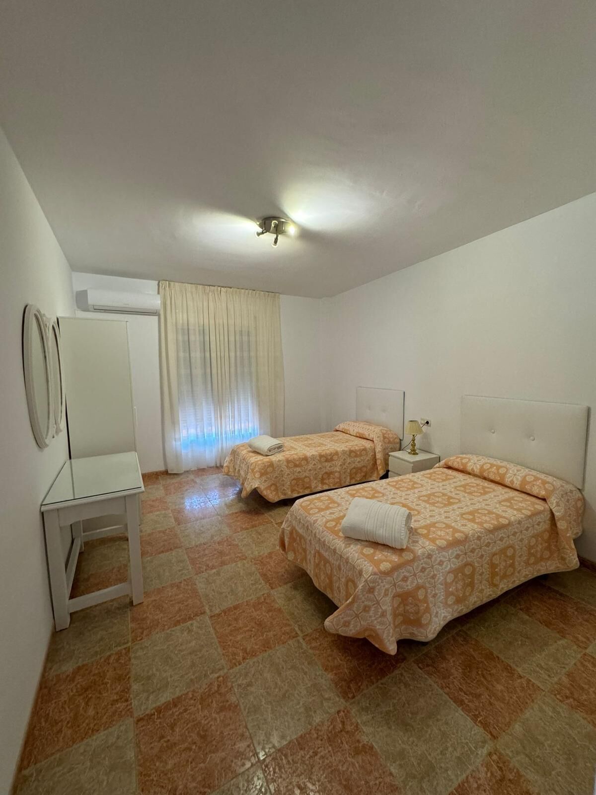 3 bedrooms, WiFi, bed sheets