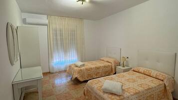 3 bedrooms, WiFi, bed sheets