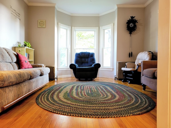 DVD player, books, offices