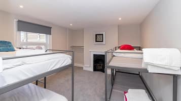 3 habitaciones, tabla de planchar con plancha y wifi gratis