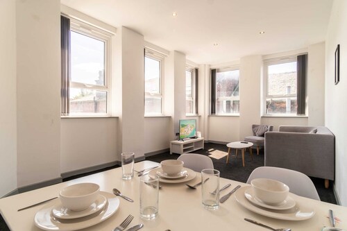 Modern Apartment in Central Blackburn