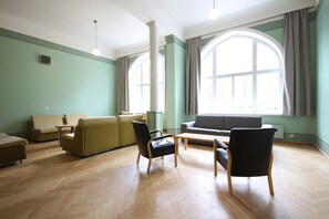 Lobby - Forenom Hostel Röykkä (Nurmijärvi)