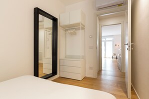 2 bedrooms, blackout curtains, iron/ironing board, free WiFi