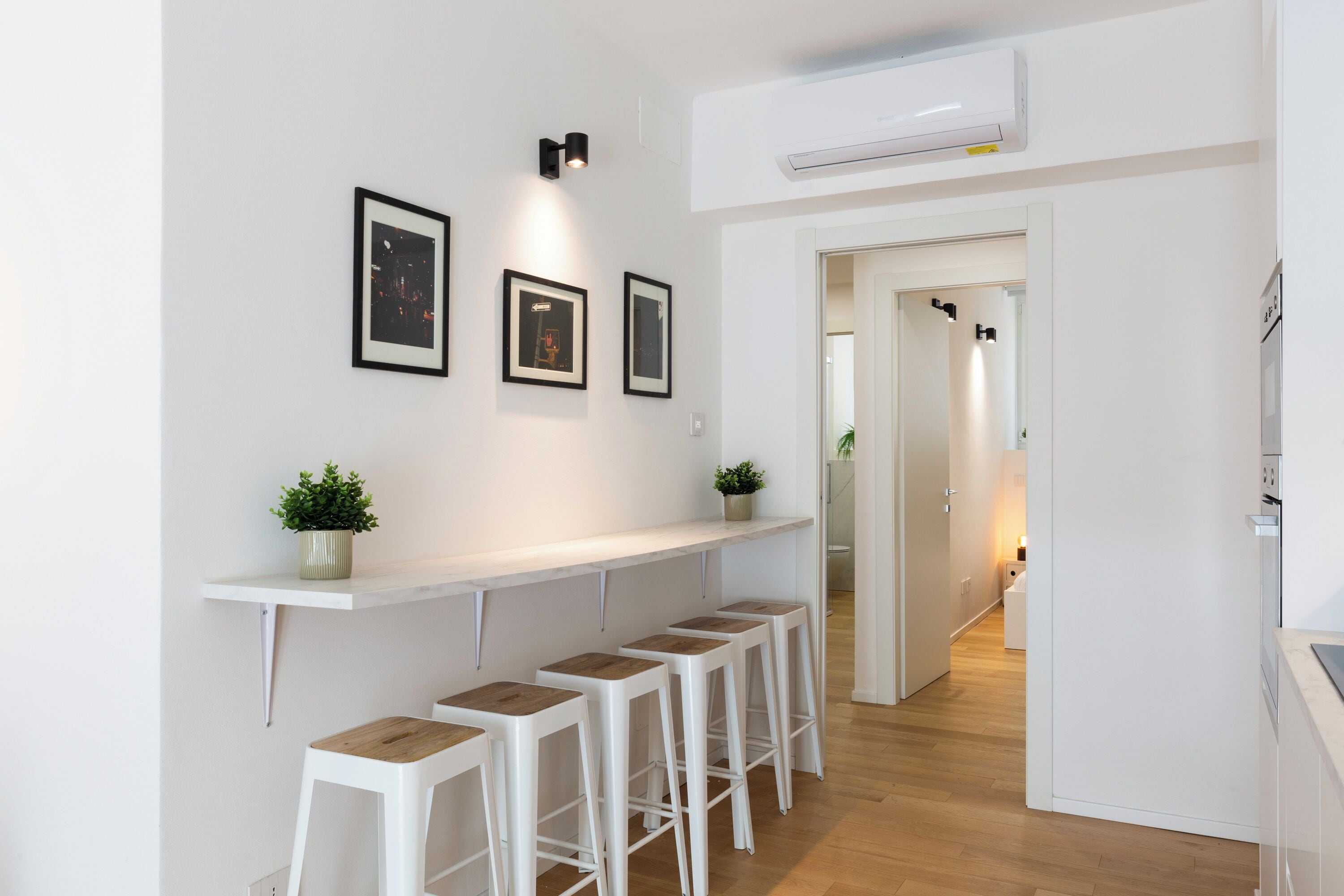 Căn hộ Tiêu chuẩn | Bếp riêng | Tủ lạnh, lò vi sóng, lò nướng, bếp nấu 