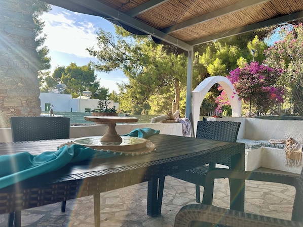 Outdoor dining
