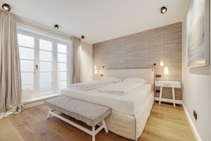 3 Schlafzimmer, Schreibtisch, Bügeleisen/Bügelbrett, kostenloses WLAN