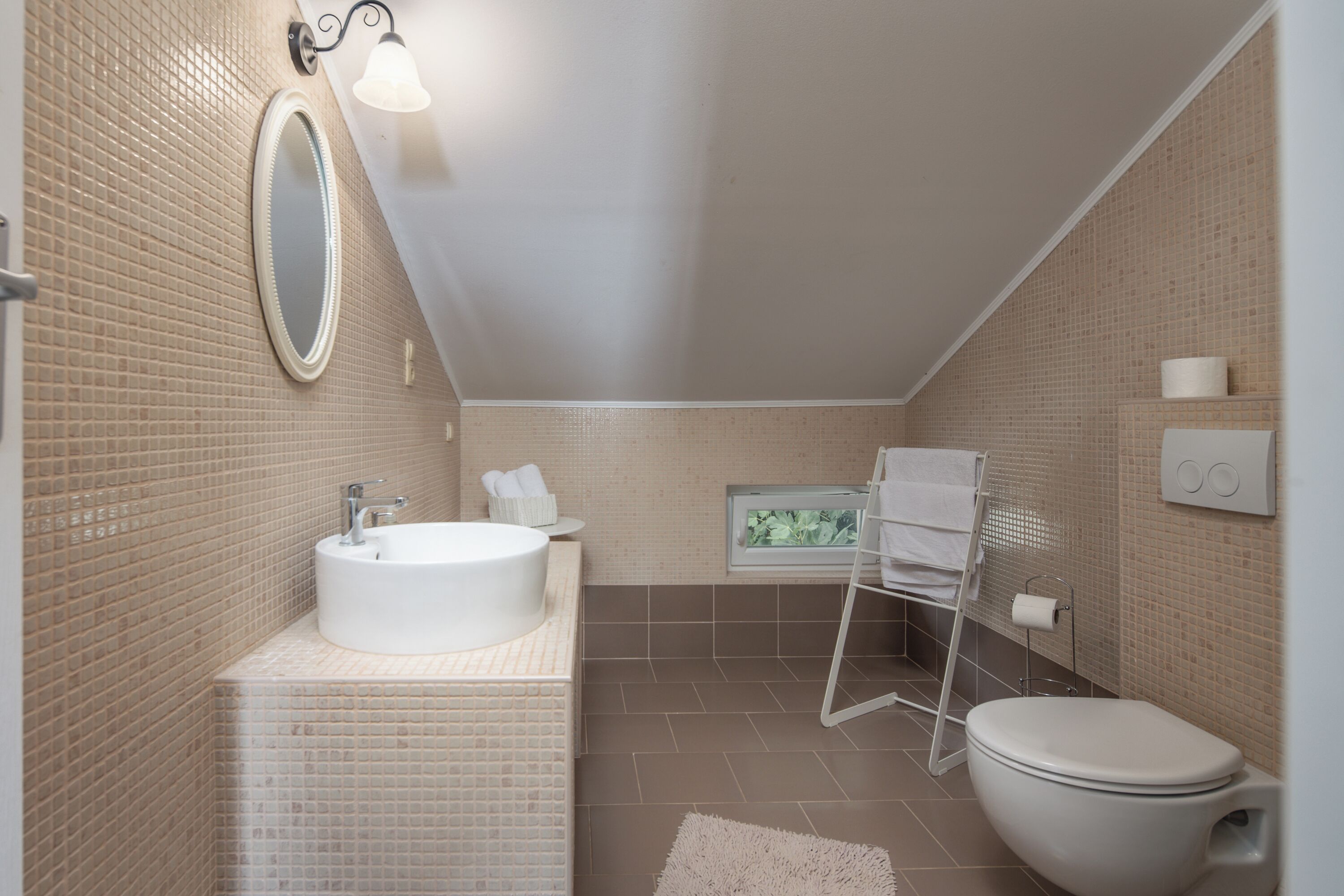 منزل عائلي - عدة غرف نوم - بالقرب من الجبل (Villa Anna With Private Pool And) | حمام | تجهيزات دش، مجففات شعر، مناشف، صابون