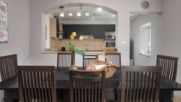 Family House, Multiple Bedrooms, Mountainside (Villa Anna With Private Pool And) | Dining