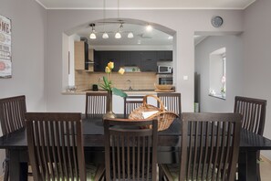 Family House, Multiple Bedrooms, Mountainside (Villa Anna With Private Pool And) | Dining - Villa Anna With Private Pool And Garden (Bribir)