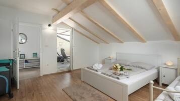 Family House, 4 Bedrooms, Balcony, Mountainside (Villa Anna With Private Pool And) | 4 bedrooms