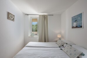 Family House, Multiple Bedrooms, Mountainside (Villa Anna With Private Pool And)