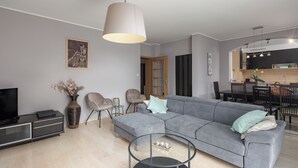 Familiehus, 4 soverom, balkong, ved fjell (Villa Anna With Private Pool And) | Innvendig