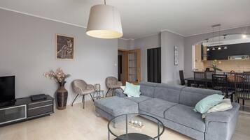 Family House, 4 Bedrooms, Balcony, Mountainside (Villa Anna With Private Pool And) | Interior