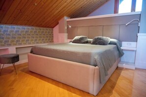 3 habitaciones, tabla de planchar con plancha, wifi y ropa de cama 