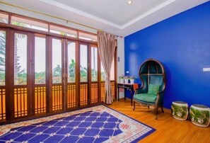 6 bedrooms, desk, laptop workspace, free WiFi