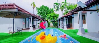Karnie Cheer Pool Villa & Resort Pattaya