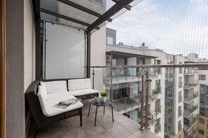 Balcony - Modern Apartment Grzegórzecka by Renters (Kraków)