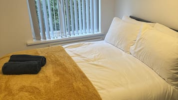 House | 3 bedrooms, iron/ironing board, free WiFi, bed sheets