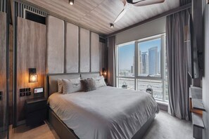 1 bedroom, desk, iron/ironing board, travel cot - Al Majara 1, 1105 · Unique authentic Apartment with Bentley Interiors (Dubai Marina)