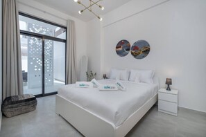 1 bedroom, iron/ironing board, travel cot, WiFi - Binghatti Mirage 135 - JVC · Restful apartment with private terrace by the pool (Jumeirah Village Circle (JVC))