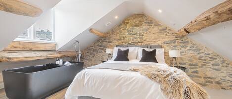 4 soverom, strykejern/-brett, wi-fi (inkludert) og sengetøy