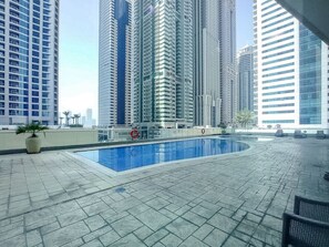 Pool - Marina Heights 2407 · Charming Apartment in Central Dubai Marina (Dubai Marina)