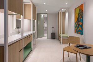 Room, Accessible (One of a Kind) | Desk, soundproofing, bed sheets