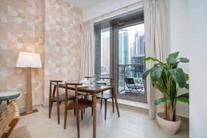 Interior - Sparkle Tower 109 · Apartment in Marina with Vibrant Pop Art Accents (Dubai)