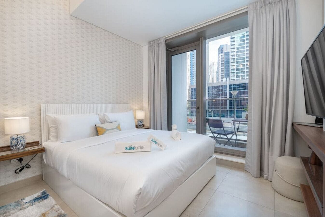 1 室のベッドルーム、デスク、アイロン / アイロン台、旅行用ベビーベッド