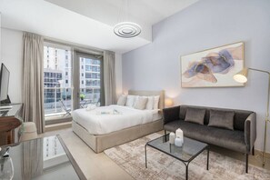 1 Schlafzimmer, Schreibtisch, Bügeleisen/Bügelbrett, Reisekinderbett