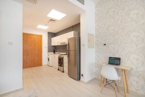 Interior - Spacious Serene Studio Retreat in JVC by Suiteable (دبي)