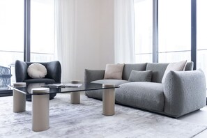 TV - Canal front apartment with Burj Khalifa view (Dubai)