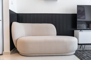 Interior - Executive Studio in Damac Hills by Suiteable (Dubai)