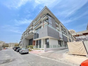 Exterior - Relax & Recharge Studio Loft with hanging net (Dubai)