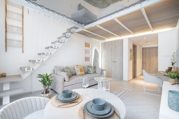 صورة غير مصنفة، 1 من 58، زرّ