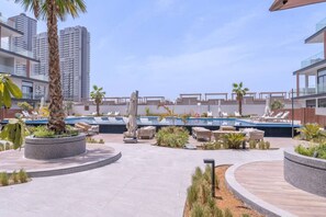 صورة غير مصنفة، 3 من 58، زرّ