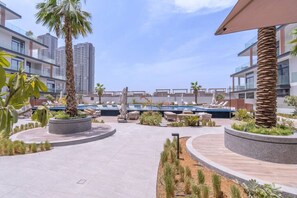 Pool - Relax & Recharge Studio Loft with hanging net (Dubai)