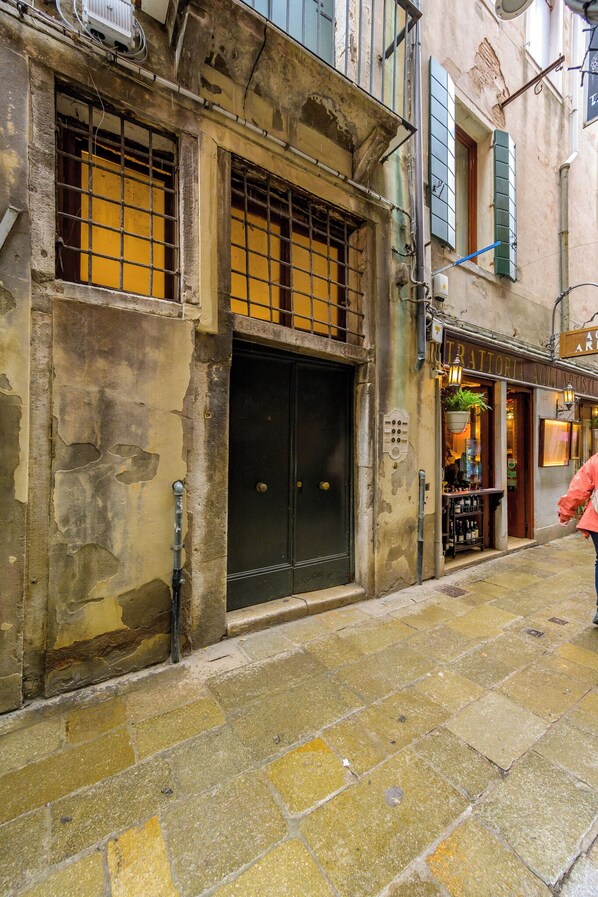 Exterior detail - Gondolier's Suite | Venice Sweet Life
(Venezia)