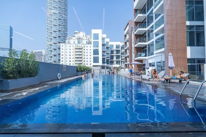 Modern Comfort in a Spacious Apartment - Suiteable