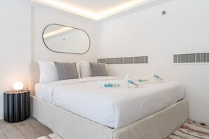 1 bedroom, desk, iron/ironing board, travel crib - Fashionable loft with catamaran net in JVC (Dubai)