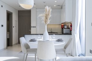 Dining - Crystal water lagoon living in District One (Dubai)