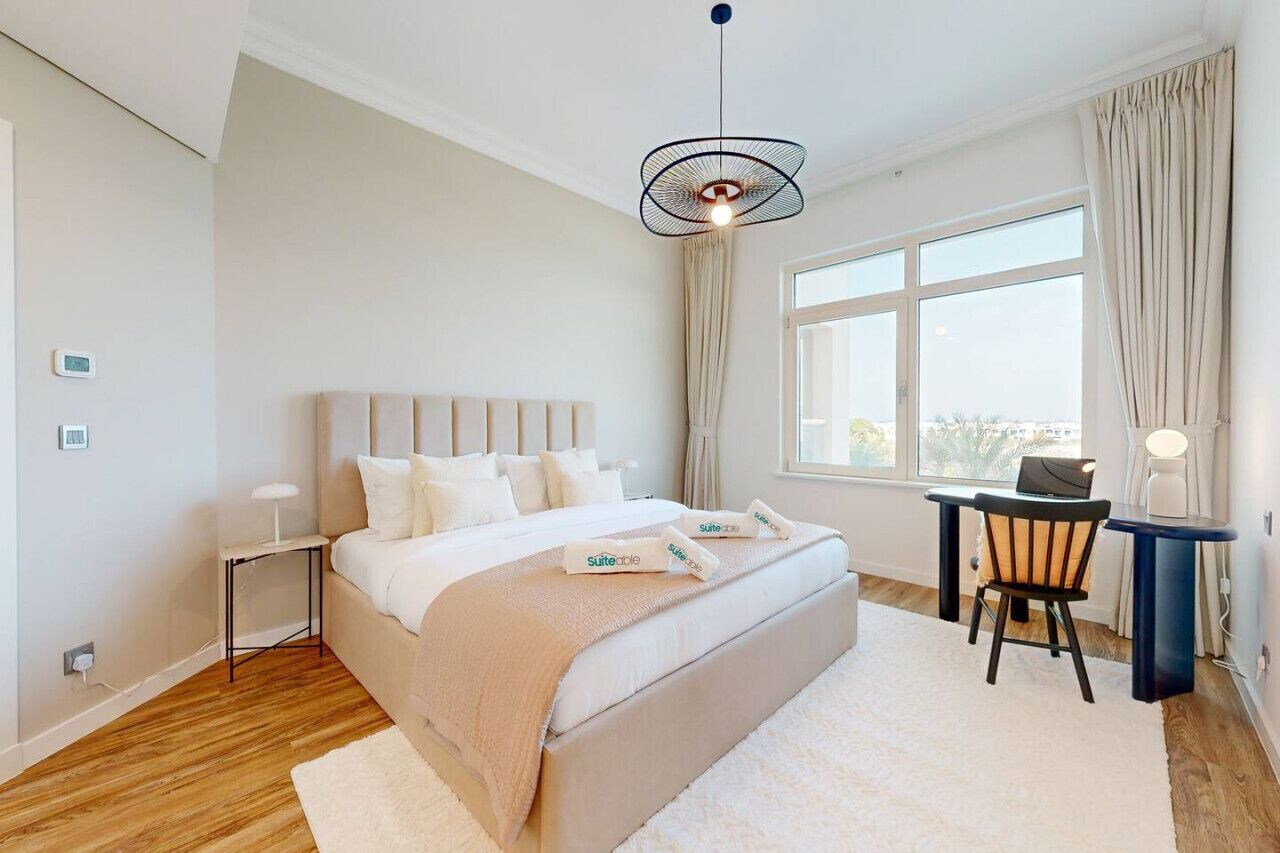 2 bedrooms, desk, iron/ironing board, travel crib