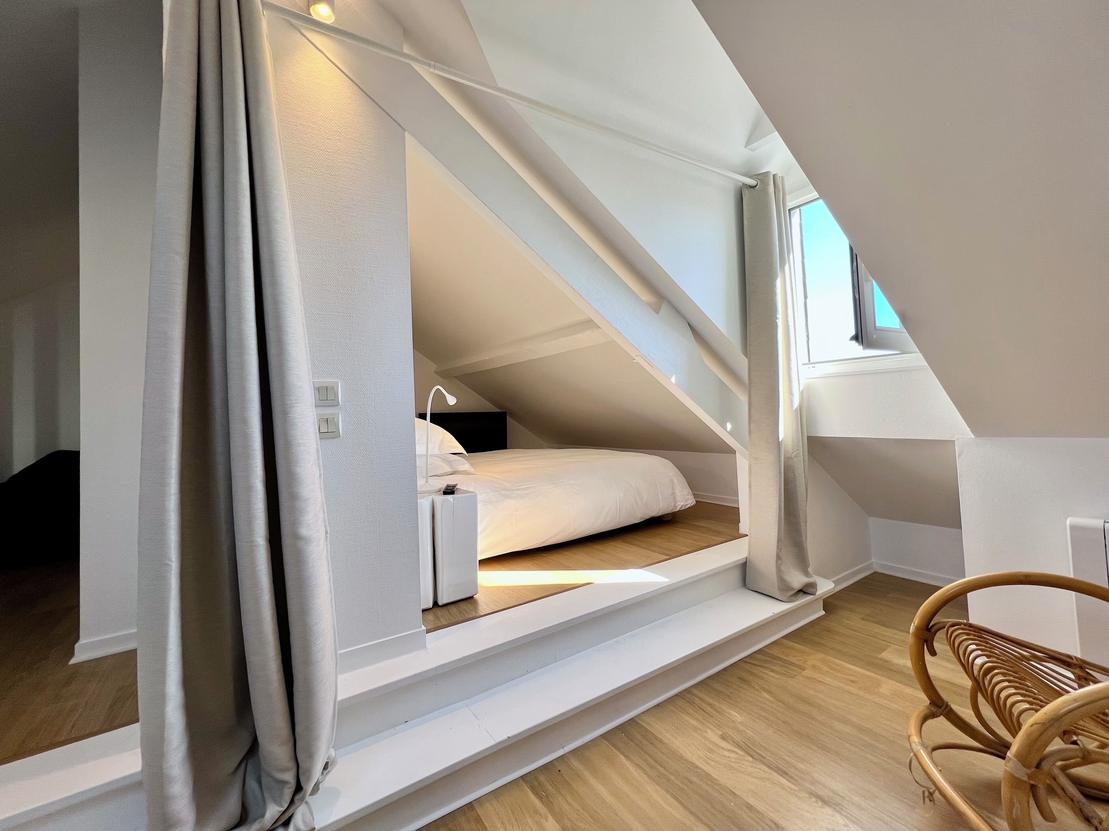 2 slaapkamers, een bureau, een strijkplank/strijkijzer, gratis wifi