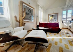 Smart TV, books, offices